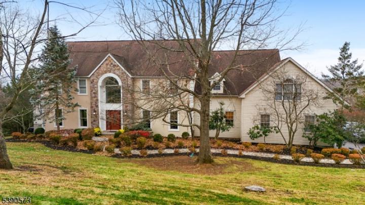 Photo of 10 Blue Cliff Drive