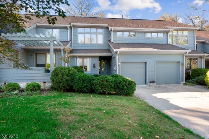 Photo of 2 Waterford Court, Lambertville City NJ