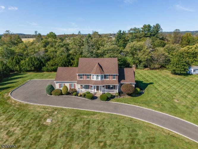 Photo of 1 Summershade Lane, Raritan NJ
