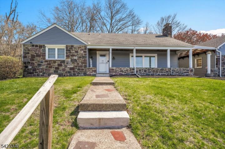 Photo of 10 Hillside Avenue
