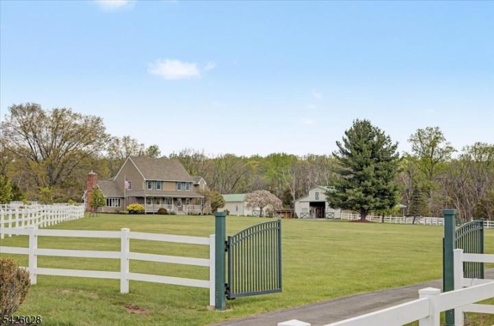 Photo of 502 Woolf Road