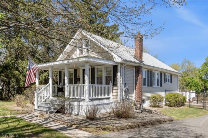 Photo of 44 Maple Avenue