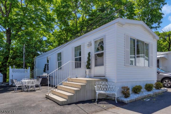 Photo of 9 White Birch Park