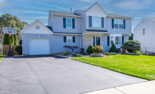 Photo of 40 Gladiola Drive, Howell NJ