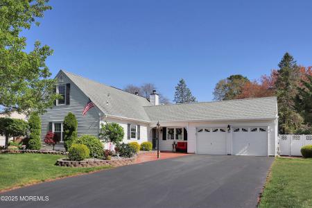 Photo of 39 Snowdrift Lane, Howell NJ