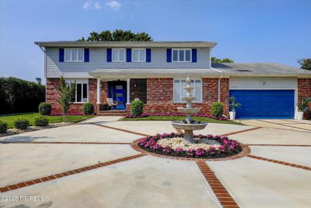 Photo of 101 Lincoln Avenue