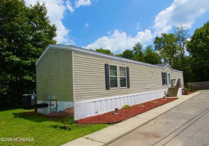 Photo of 10 Citrus Lane, Howell NJ