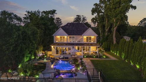 Photo of 2567 River Road