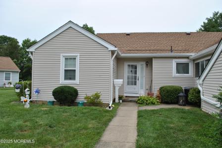 Photo of 82 B Parkway Drive, Freehold NJ
