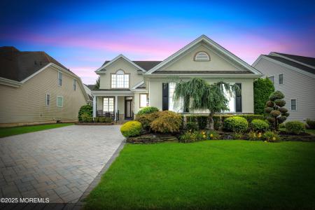 Photo of 15 W Parsonage Way