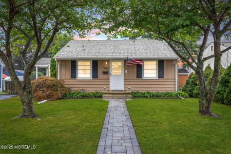 Photo of 298 Poole Avenue