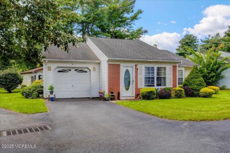 Photo of 5 Jaffreyton Close, Freehold NJ