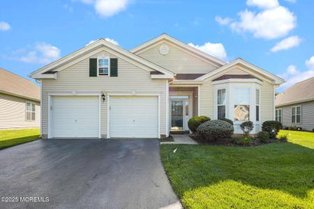 Photo of 90 Minuteman Circle, Upper Freehold NJ