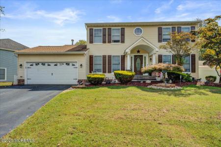 Photo of 9 Hawk Court, Howell NJ