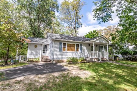 Photo of 806 W Farms Road, Howell NJ