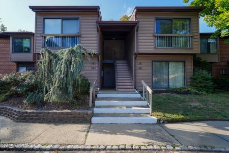 Photo of 11 Manchester Court, Red Bank NJ