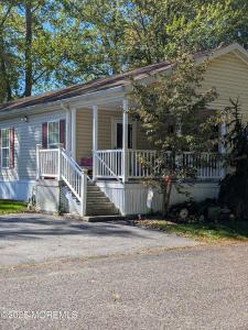 Photo of 135 Village Road