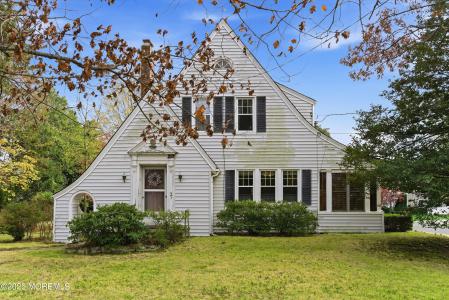 Photo of 806 Riverview Drive