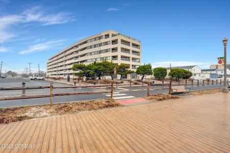 Photo of 525 Ocean Boulevard 303