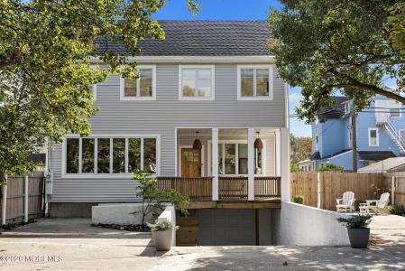 Photo of 306 E 7th Avenue