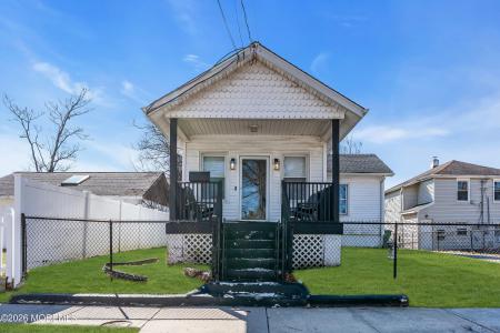 Photo of 1608 Summerfield Avenue