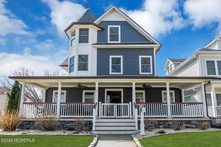 Photo of 301 10th Avenue