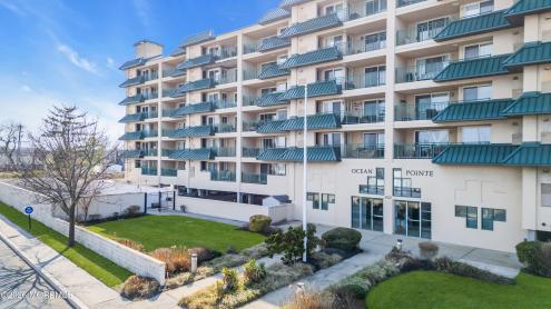 Photo of 422 Ocean Boulevard 2j
