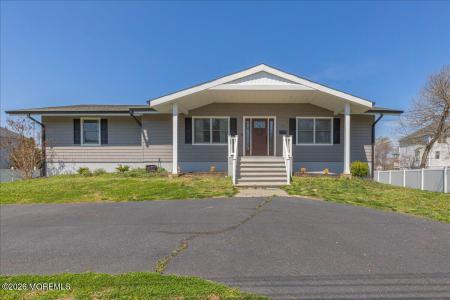 Photo of 10 Illinois Avenue