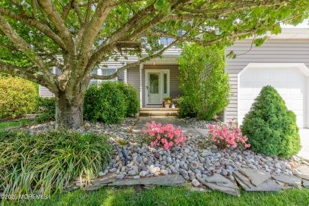 Photo of 6 Davids Lane, Howell NJ