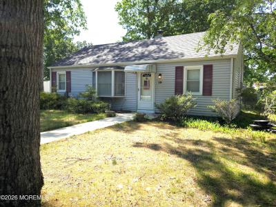 Photo of 10 Woodland Drive, Howell NJ