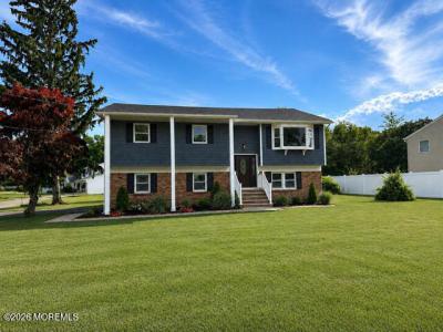 Photo of 104 Sunset Court, Middletown NJ