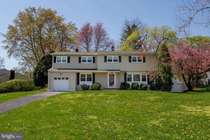 Photo of 1 Cresthill Road, Lawrence Township NJ