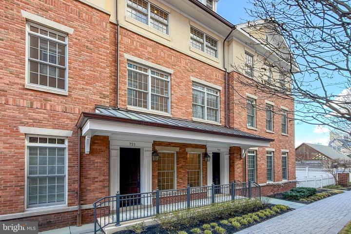 Photo of 721 Avery Lane