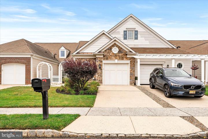 Photo of 27 Dove Court, Hamilton NJ