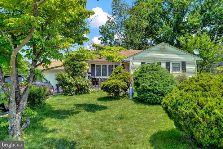 Photo of 33 Sherbrooke Road, Trenton NJ