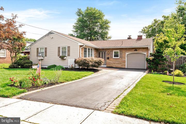 Photo of 242 Fieldboro Drive, Lawrence Township NJ