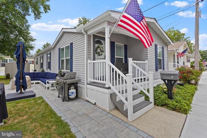 Photo of 5 Forest Drive, East Windsor NJ