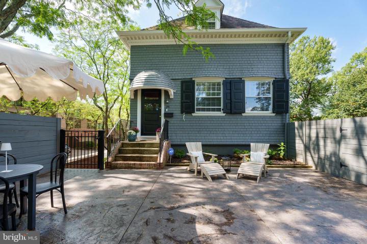 Photo of 391 Nassau Street 2