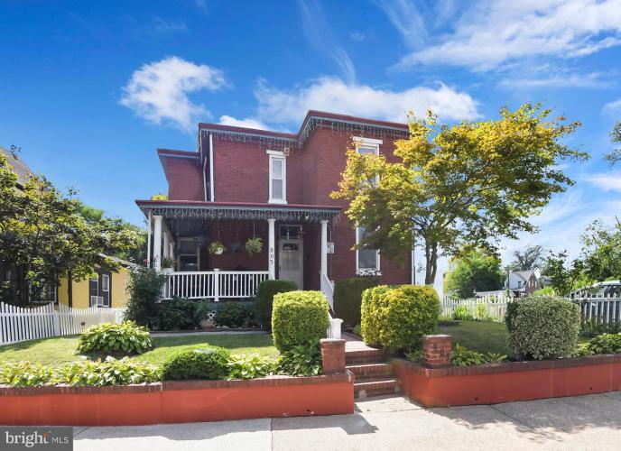 Photo of 803 Pennington Avenue