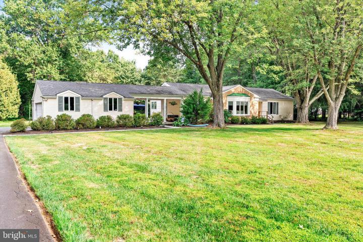 Photo of 53 Richardson Road, Robbinsville NJ