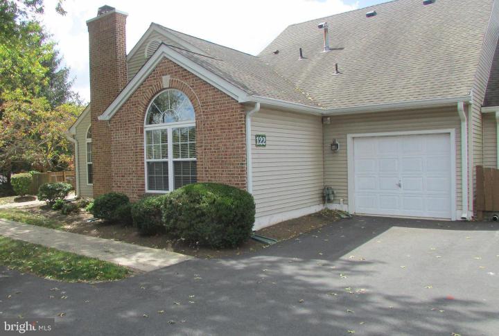 Photo of 122 Woolsey Court, Pennington NJ