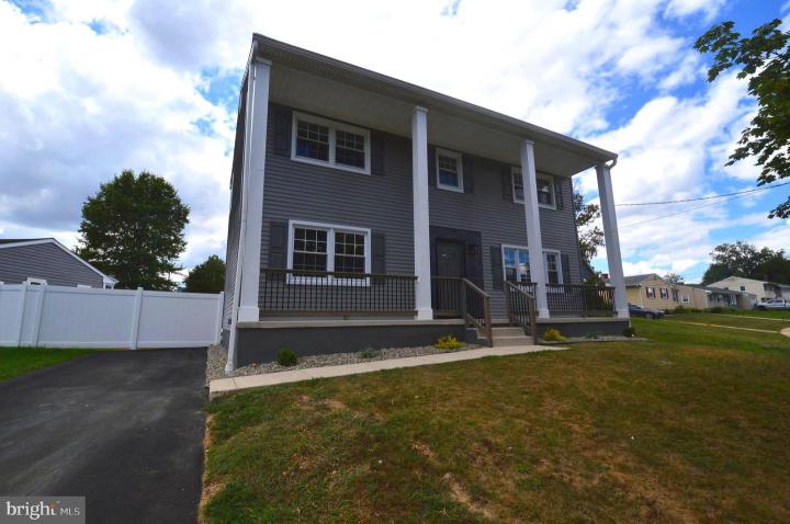 Photo of 3 Sedgwick Road, Hamilton NJ