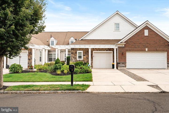 Photo of 37 Falcon Court, Hamilton NJ