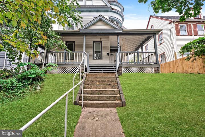 Photo of 922 Edgewood Avenue, Trenton NJ