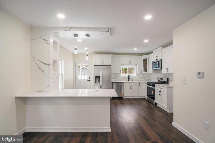 Photo of 121 Dickinson Avenue