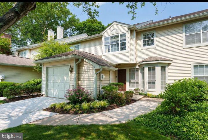 Photo of 14 Kensington Court, Princeton NJ