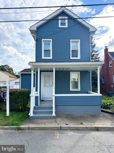 Photo of 153 Knapp Avenue