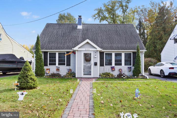 Photo of 209 Eaton Ave, Hamilton NJ