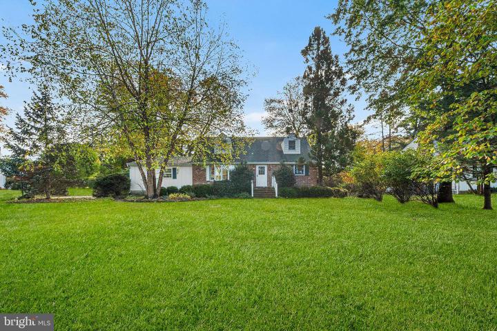 Photo of 13 Lopatcong Drive, Trenton NJ