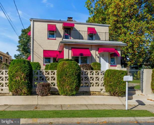 Photo of 125 Robbins Avenue